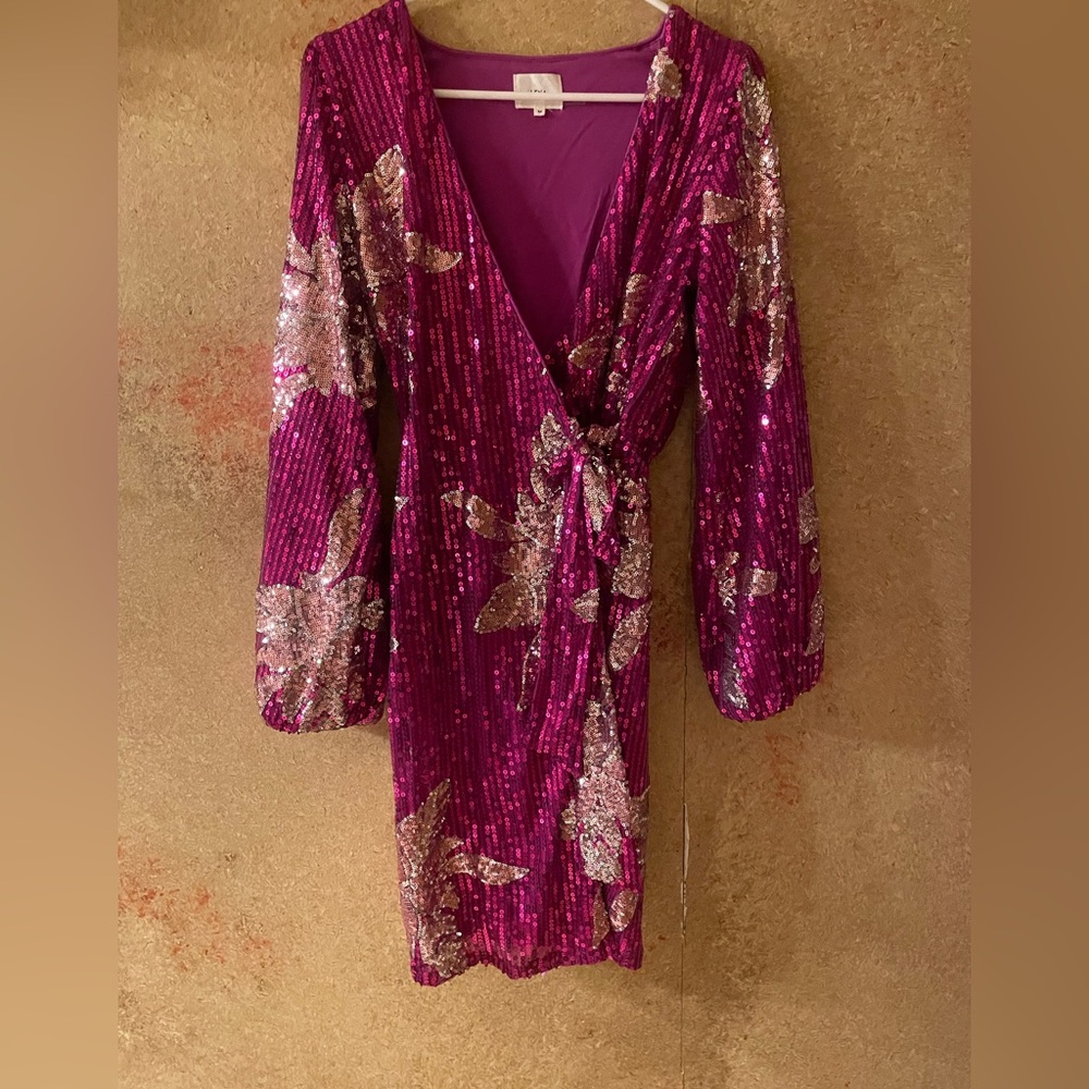 Size medium sequin wrap dress pink & silver New York & Co - Picture 5 of 7